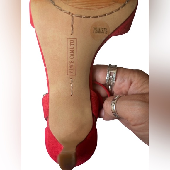 Vince Camuto Red High Heels sz 7.5 - Picture 4 of 5